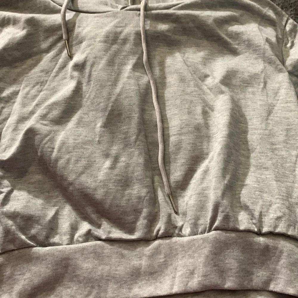 Great gray sweatsuit - Picture 2 of 3